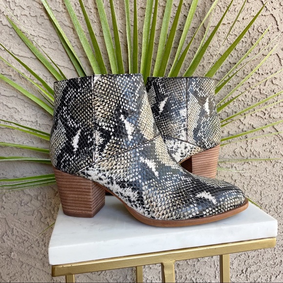 MADEWELL NWOT Taupe Brown Snake Snakeskin Leather Ankle Boots Booties Sz 7 - Picture 13 of 16